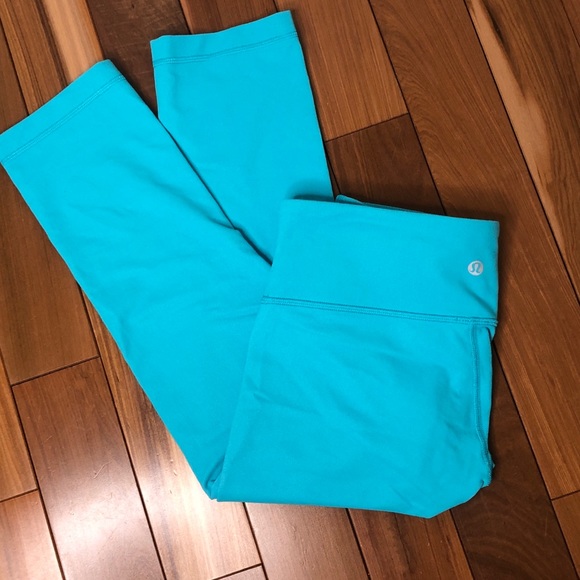 lululemon athletica Pants - Lululemon Wunder Under crop